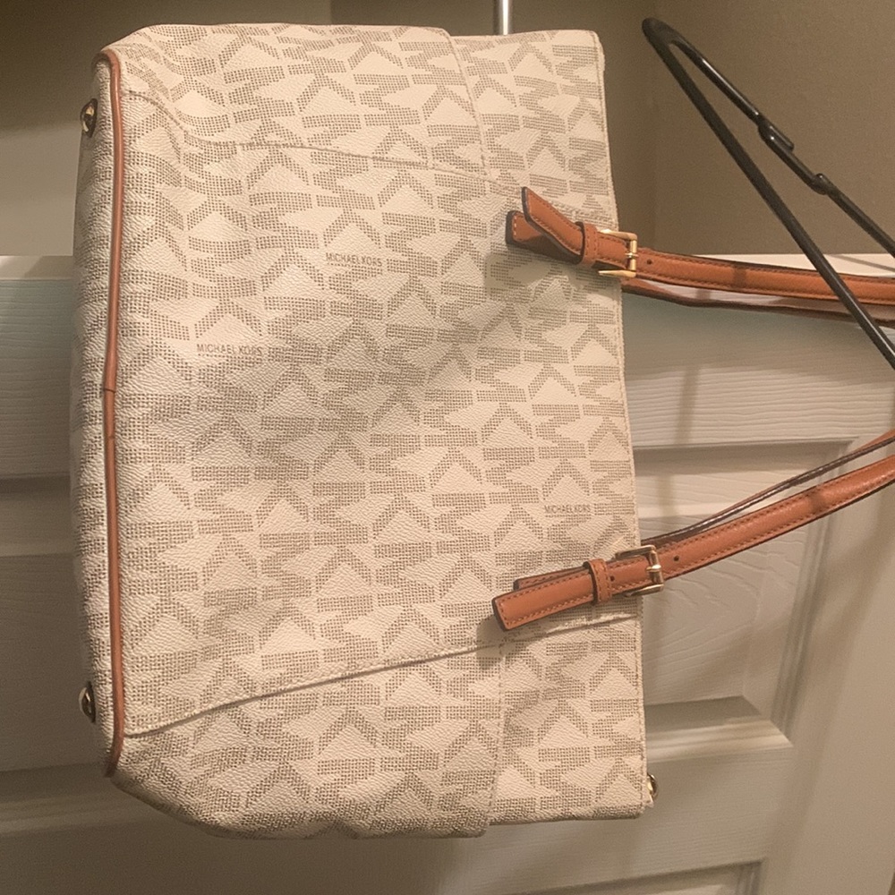 MICHAEL KORS HANDBAG - Picture 5 of 5
